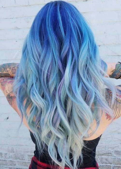 Волосы цвета морской волны