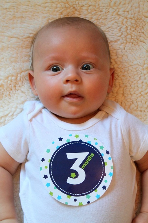 Глазки в 3 месяца. 3 Месяца ребенку. Месяц ребенку. Как выглядят Дели в 3 месяца. Трехмесячный ребенок.